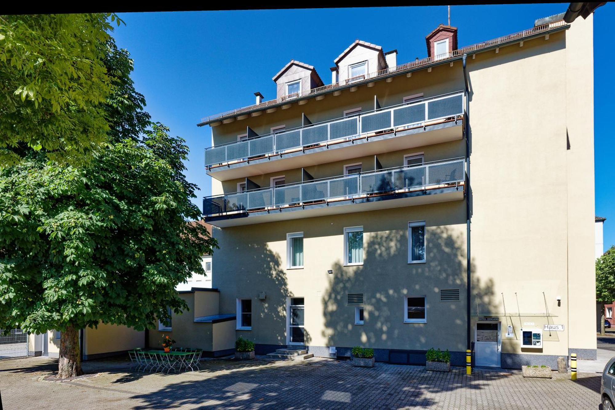 Hotel Post Weiden in der Oberpfalz Esterno foto